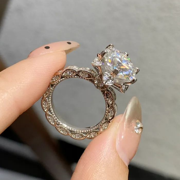 Rings shineofdiamond Luxury 5CT Moissanite Blossom Ring in Sterling Silver Elegant Proposal Jewelry
