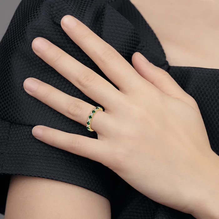 Goldia 14k Yellow Gold 34 Ct Lab Grown Diamond VSSI G and Lab Created Alexandrite Eternity Band Ring Rings